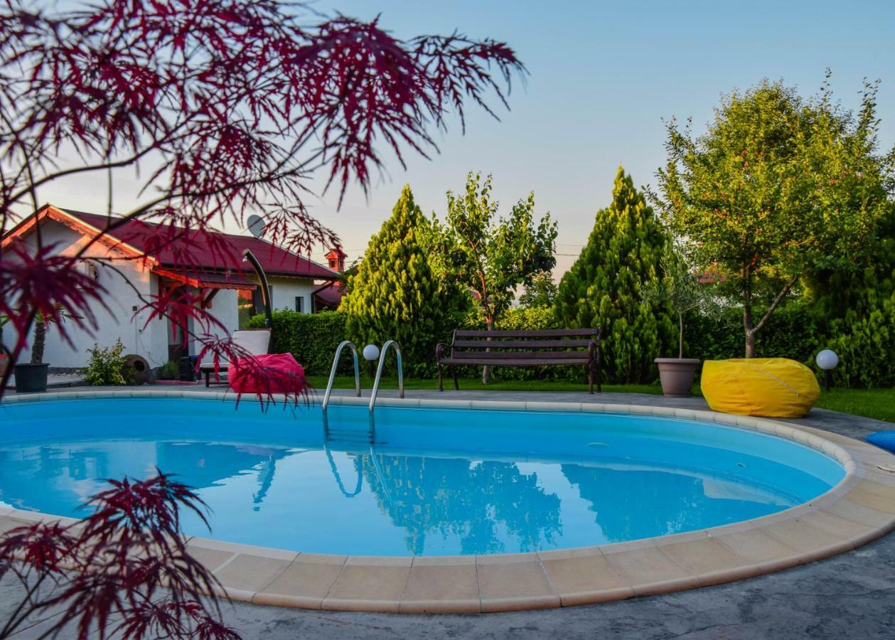 Guest House Raiski Kаt Mezek Exterior foto
