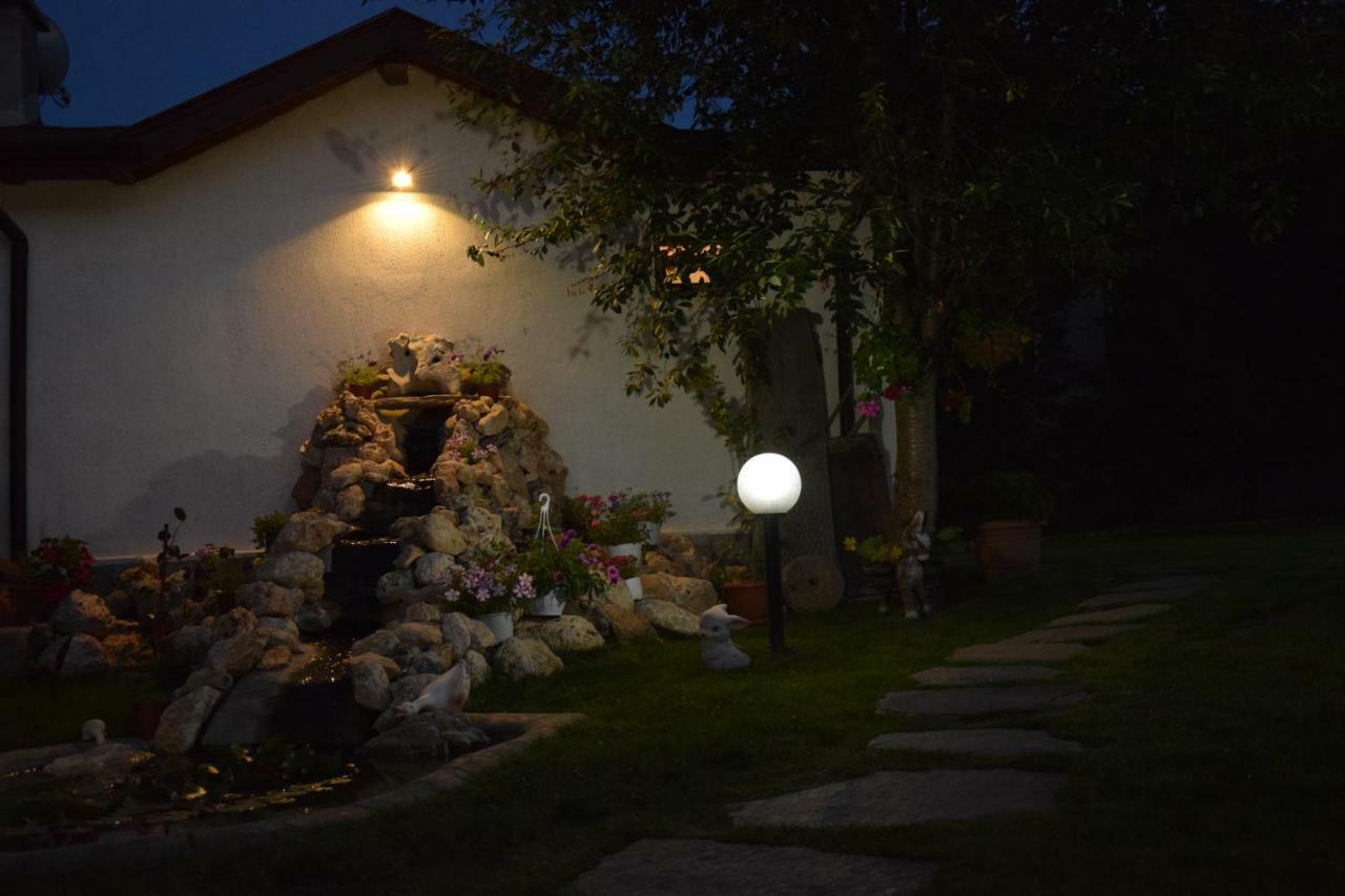 Guest House Raiski Kаt Mezek Exterior foto